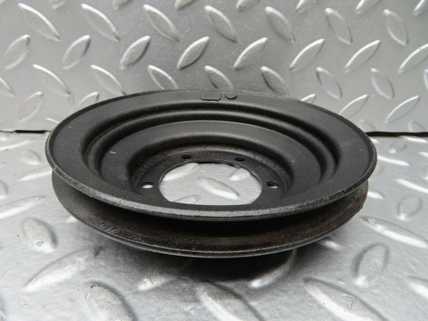 15266 Mercedes-Benz W123 230E Crankshaft Pulley 1020320404