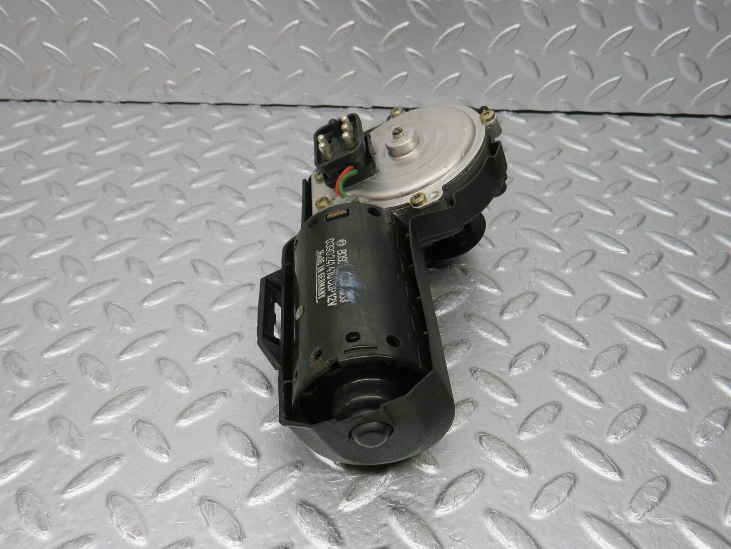 31335 Mercedes-Benz S124 220TE Wagon Wiper Motor Bosch 0390241410