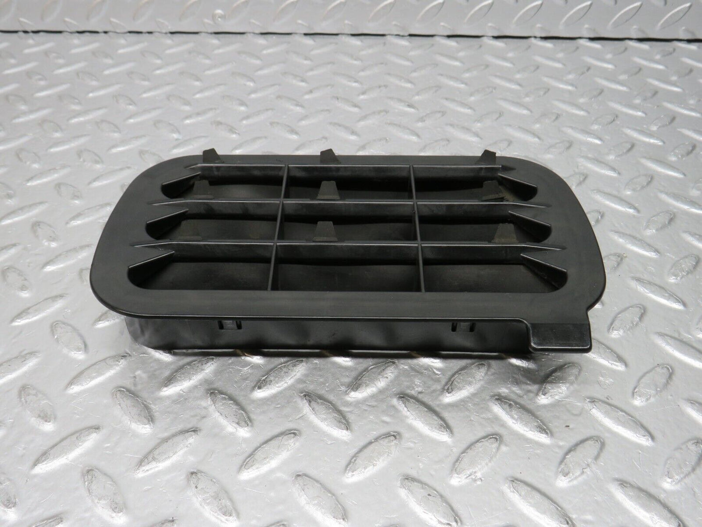 31389 Mercedes-Benz S124 220TE Wagon Air Intake Vent 1248370230 1248370242