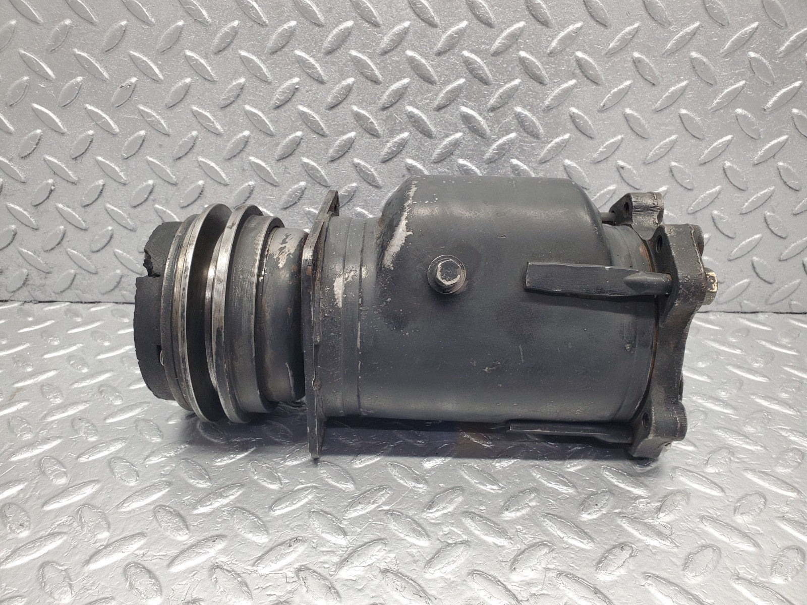 W126 Coupe air conditioning compressor used OEM