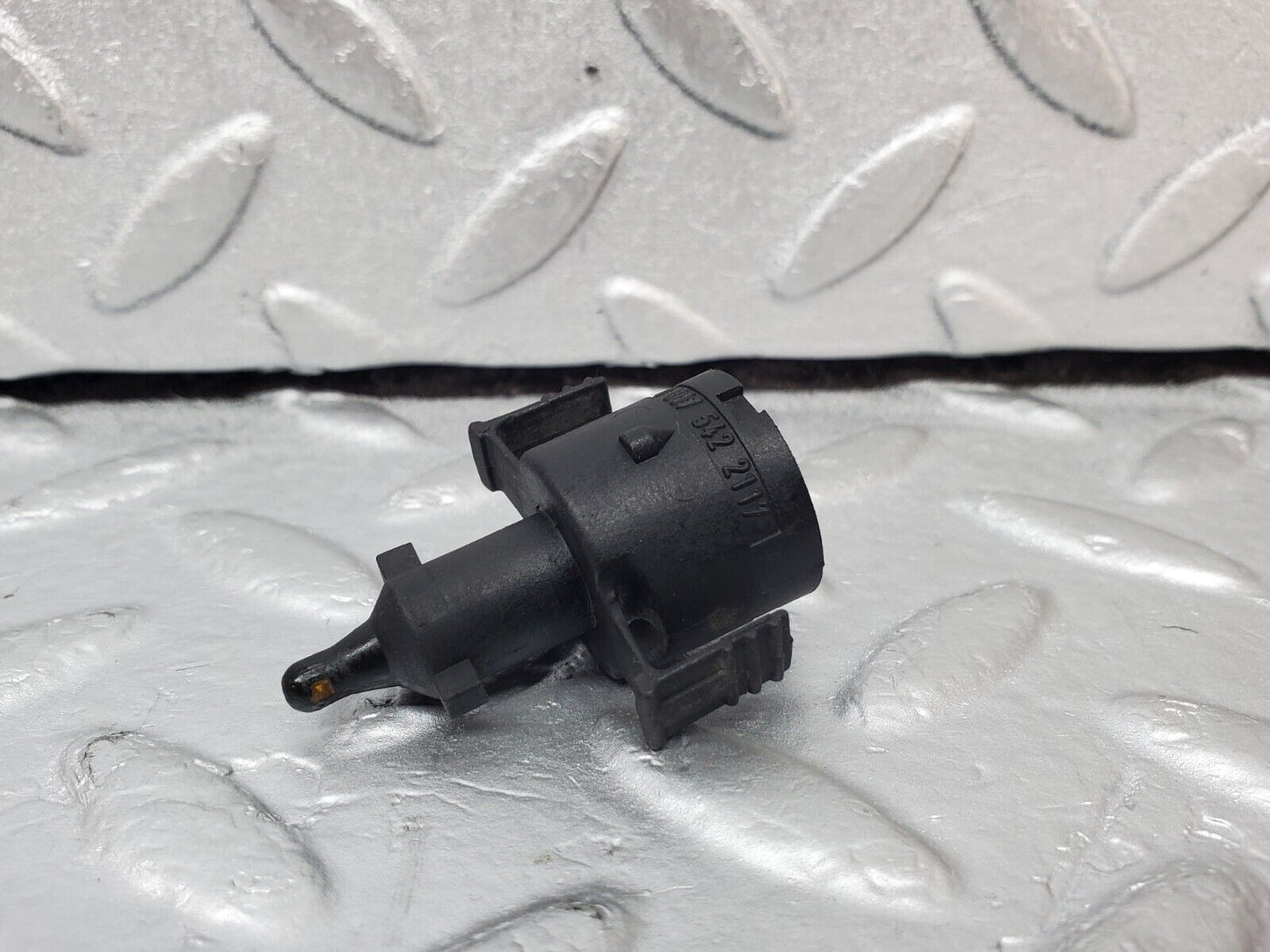 45572 Mercedes-Benz W126 420SE Air Intake Temperature Sensor Bosch 0280130047