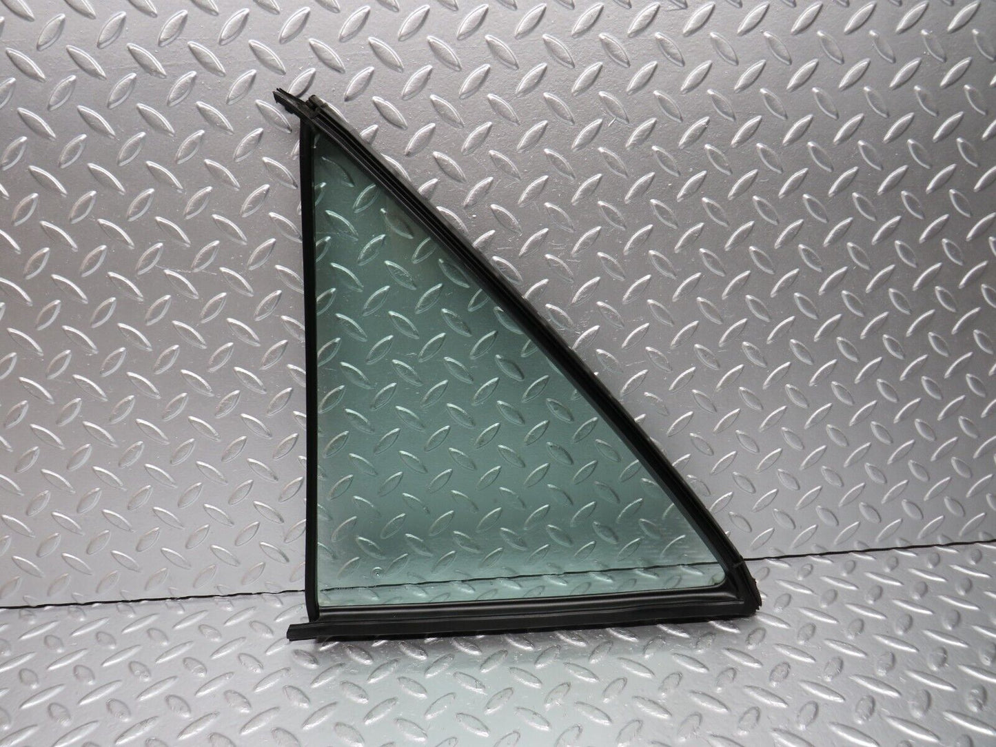 30443 Mercedes-Benz W124 230E Rear Right Quarter Window Glass 1247350624