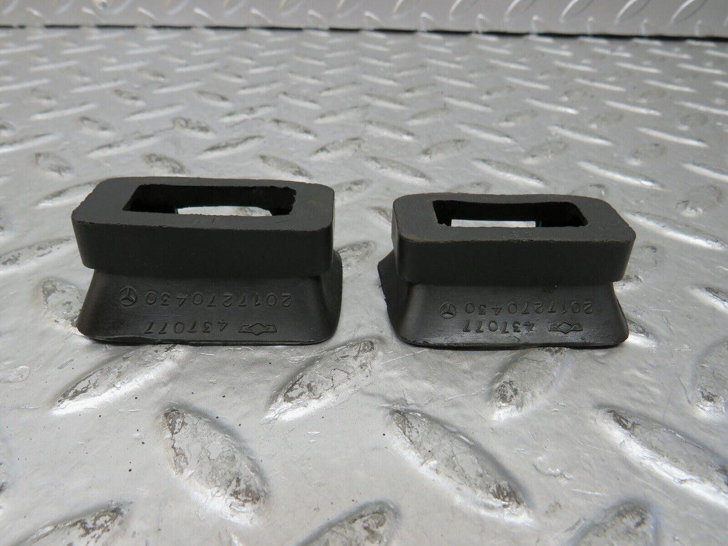 26499 Mercedes-Benz C124 220CE Door Check Strap Rubber Seal Pair 2017270430