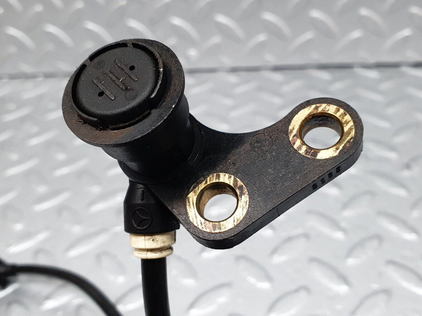 42116 Mercedes-Benz W202 C200 ABS Sensor Speed Sensor Left Side 2025400634