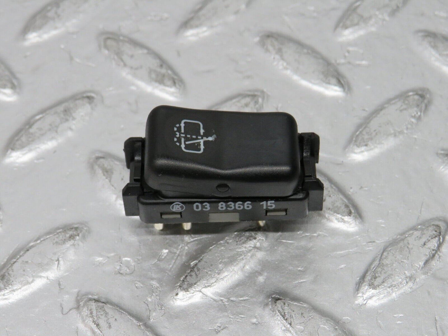31379 Mercedes-Benz S124 220TE Wagon Tailgate Window Washer Switch 1248210051