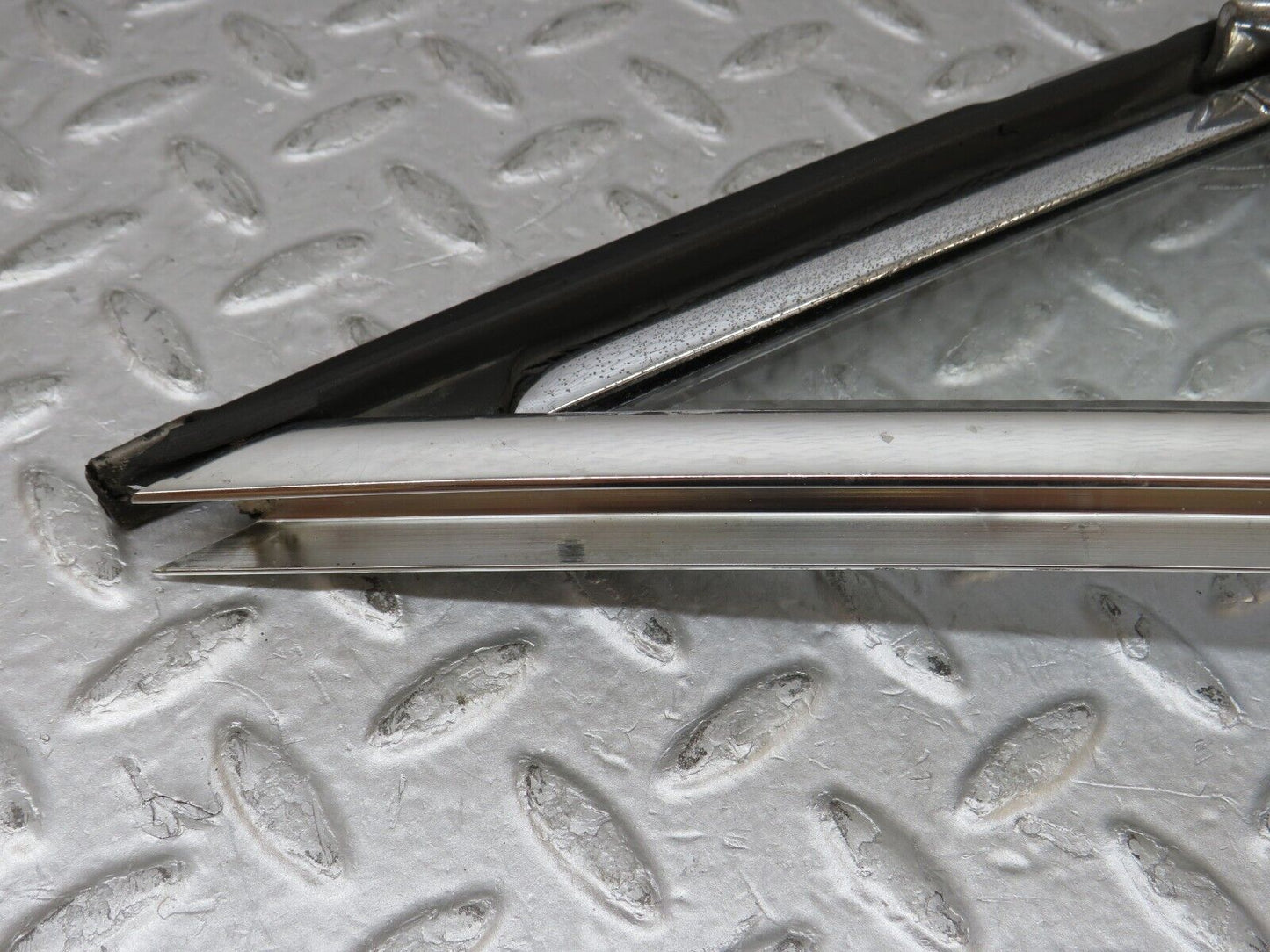 35944 Mercedes-Benz W108 Front Right Quarter Window