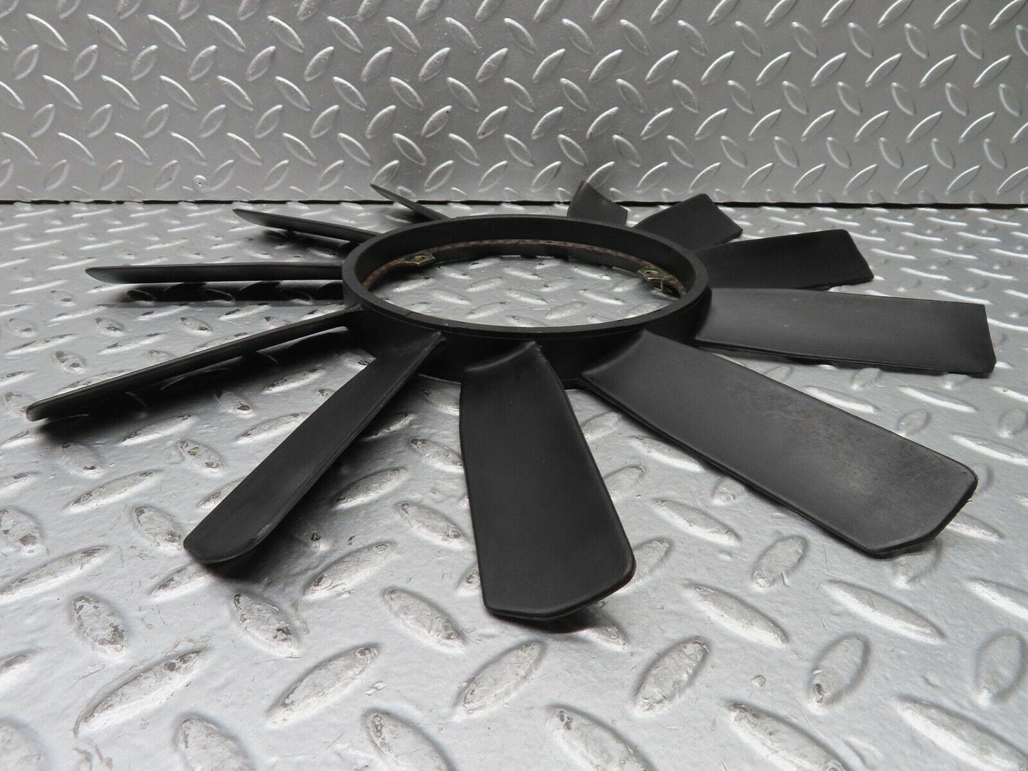 21699 Mercedes-Benz W126 300SE Engine Cooling Fan 1032000323