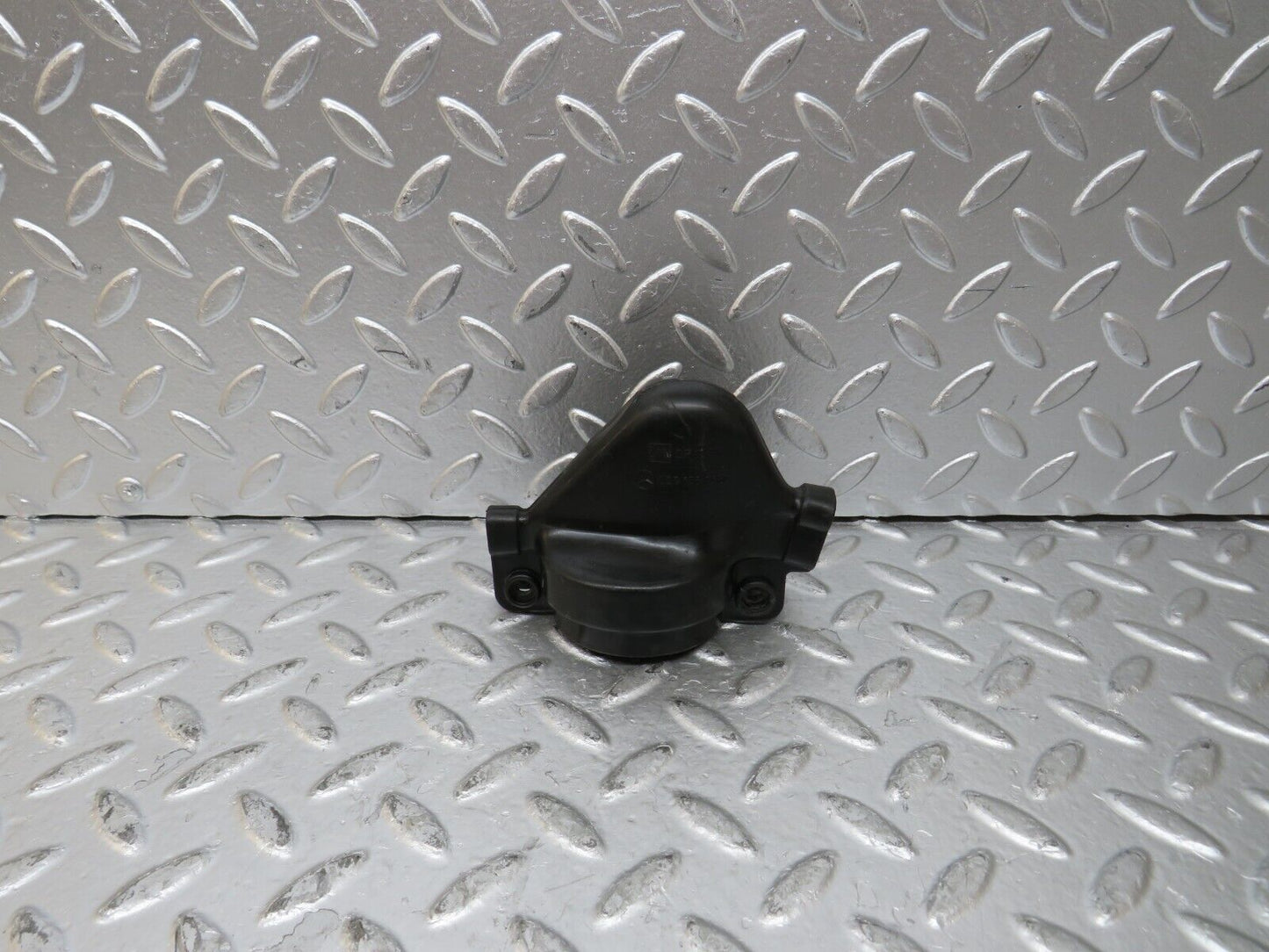 26102 Mercedes-Benz W116 450SE Ignition Coil Cover Cap 0001581485