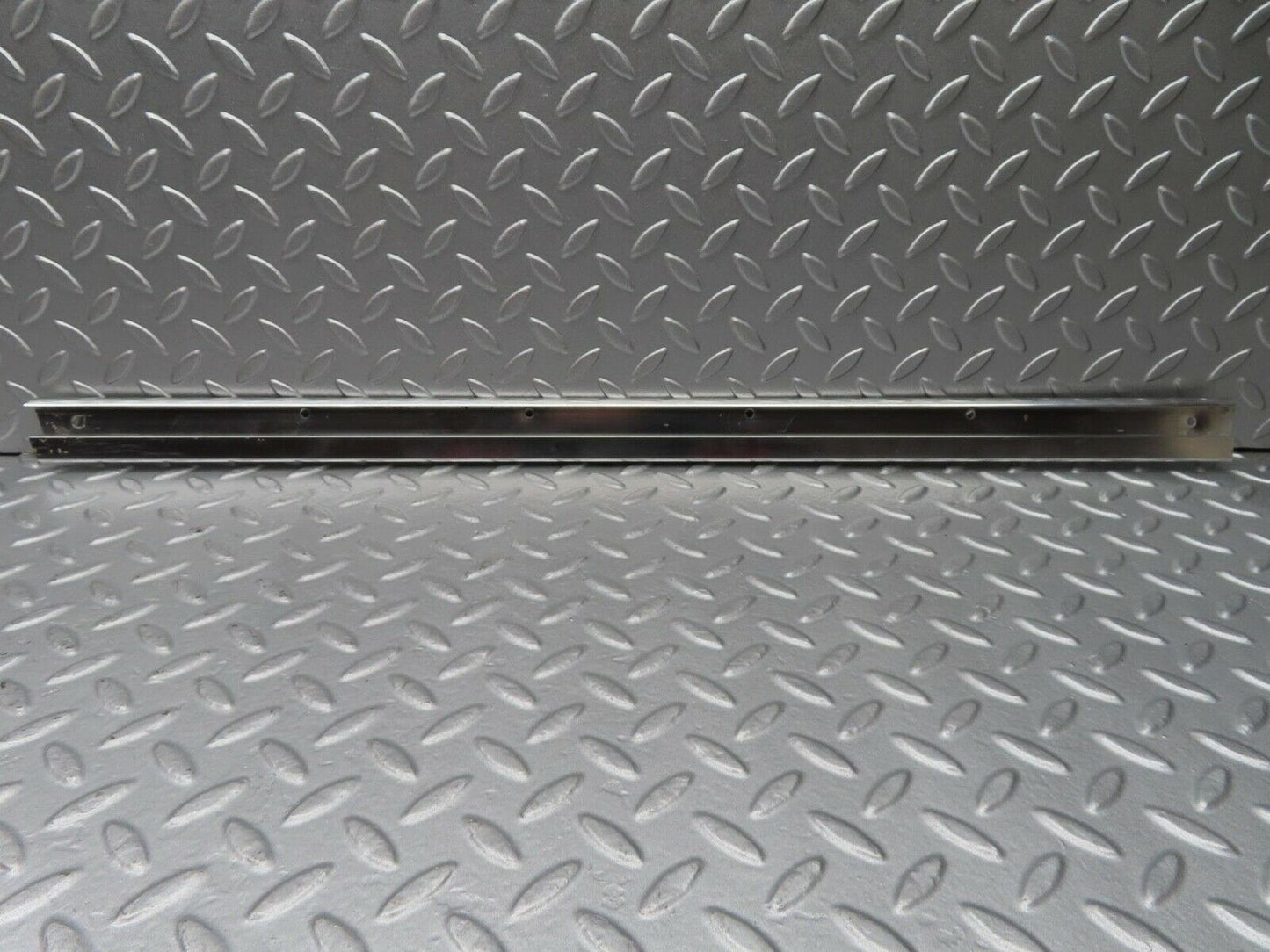 14089 Mercedes-Benz C107 280SLC Roof Chrome Moulding Trim Right Side