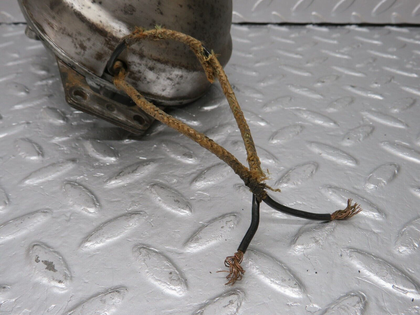 40362 Mercedes-Benz W110 230 Horn Lucas