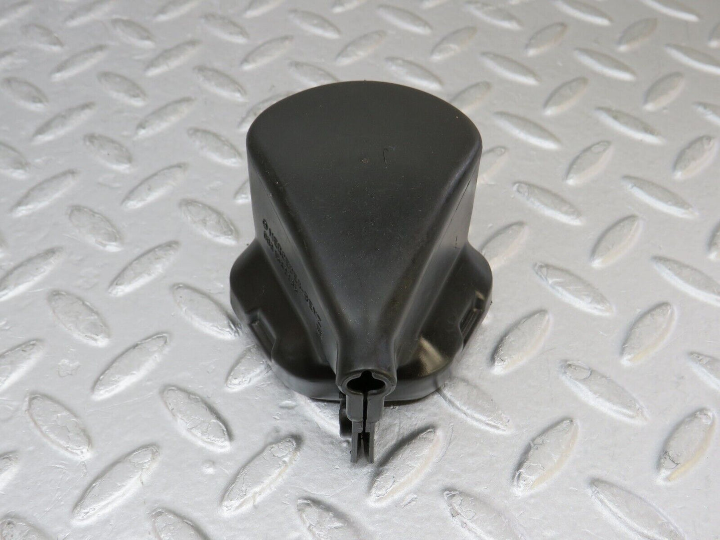 36032 Mercedes-Benz W126 420SE Ignition Coil Cover Cap 0001582285