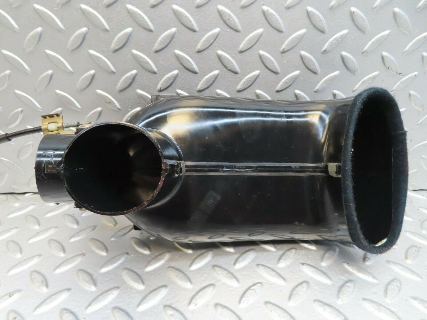 15527 Mercedes-Benz R107 450SL Heater Air Duct