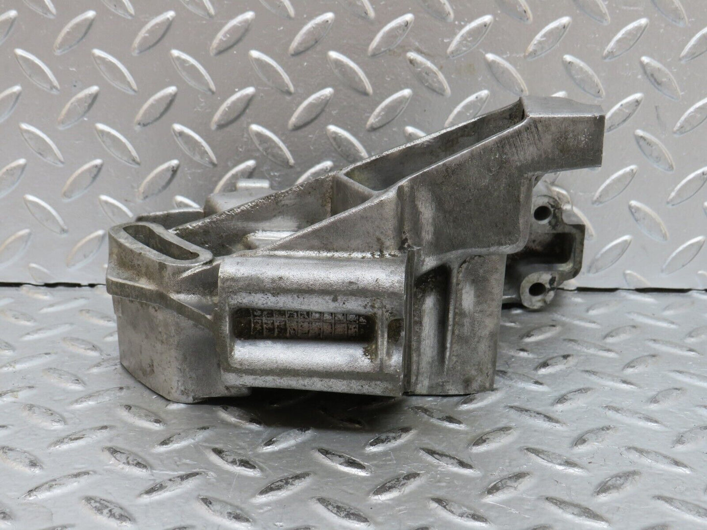 28429 Mercedes-Benz S123 240D Wagon Power Steering Pump Bracket 6172360330
