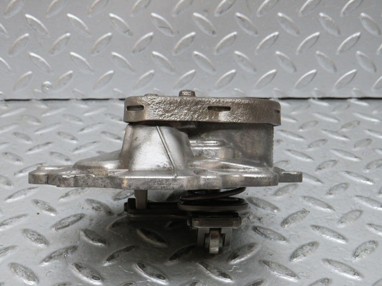 27772 Mercedes-Benz S124 300TE Wagon Vacuum Pump Pierburg 0002303165