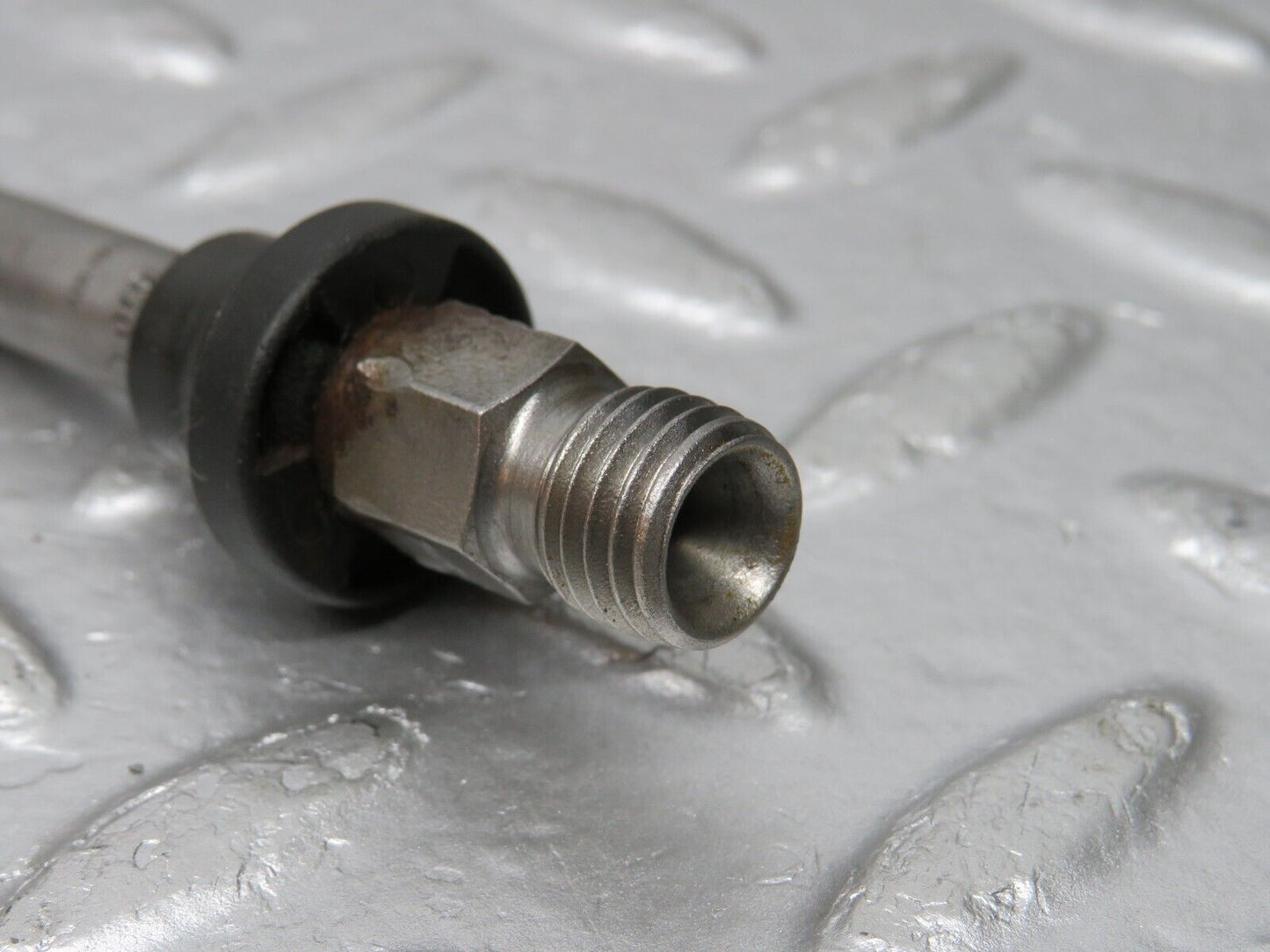 32703 Mercedes-Benz S124 300TE Wagon Fuel Injector Bosch 0437502010