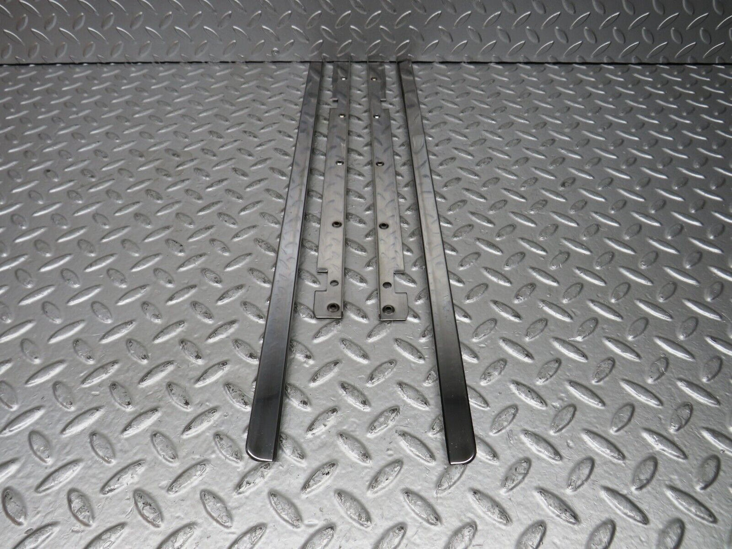 27733 Mercedes-Benz S124 300TE Wagon Sunroof Chrome Trim Set