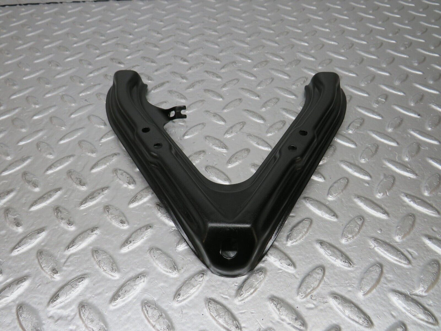 30543 Mercedes-Benz W124 230E Air Intake Manifold Bracket