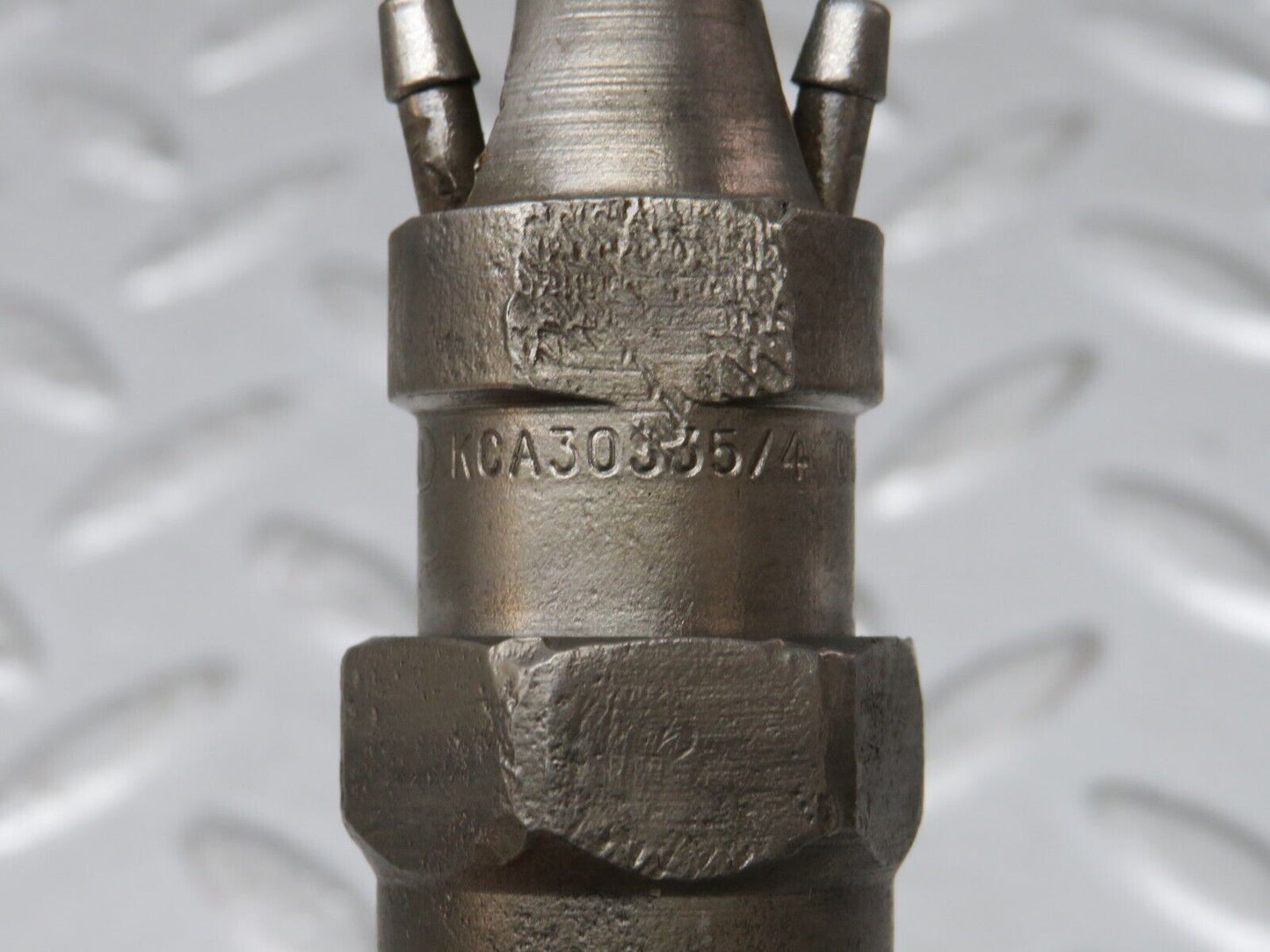 32901 Mercedes-Benz W123 300D Fuel Injector Bosch KCA30S35/4