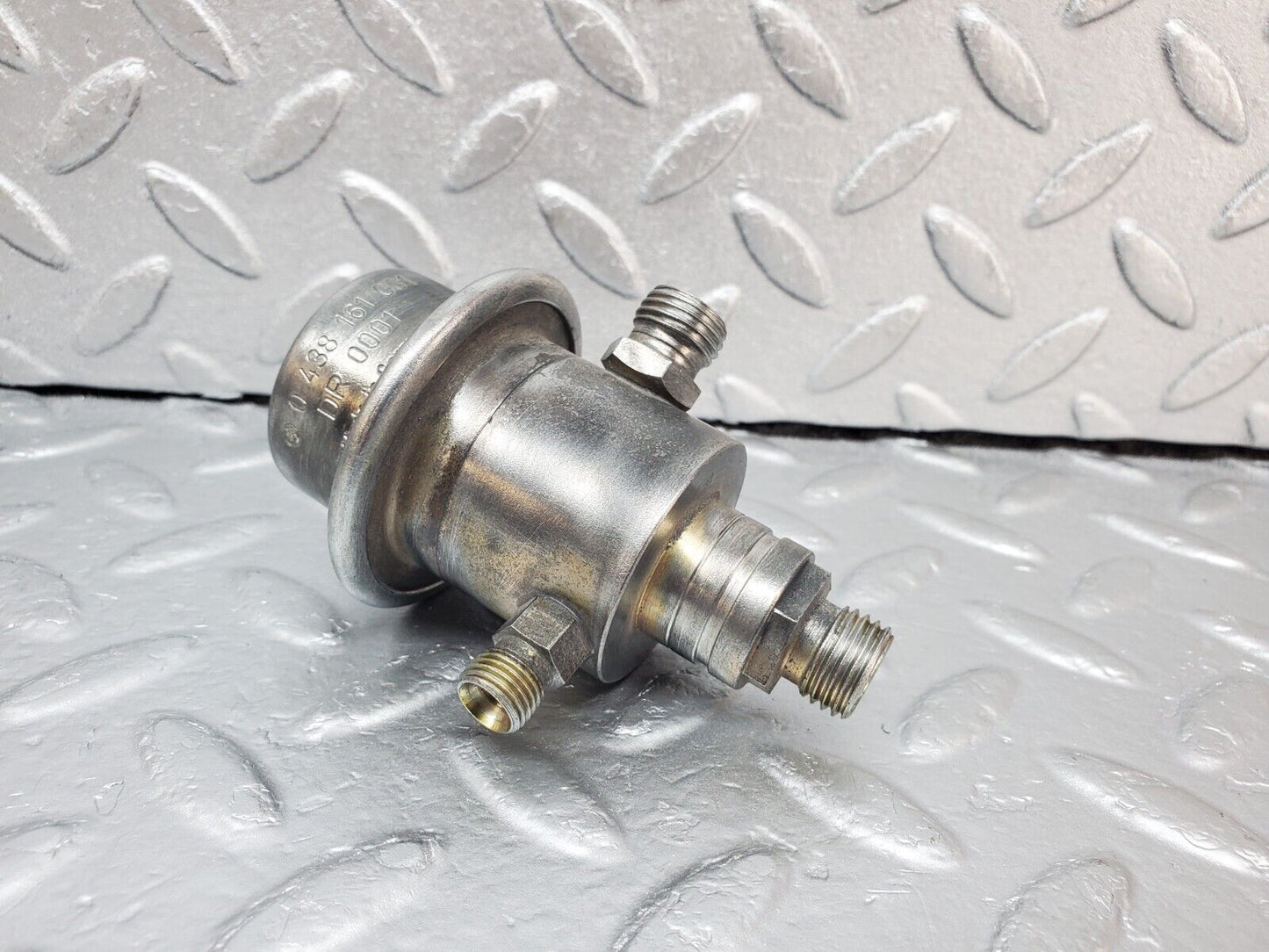 45064 Mercedes-Benz R129 300SL Coupe Fuel Pressure Regulator Bosch 0438161001