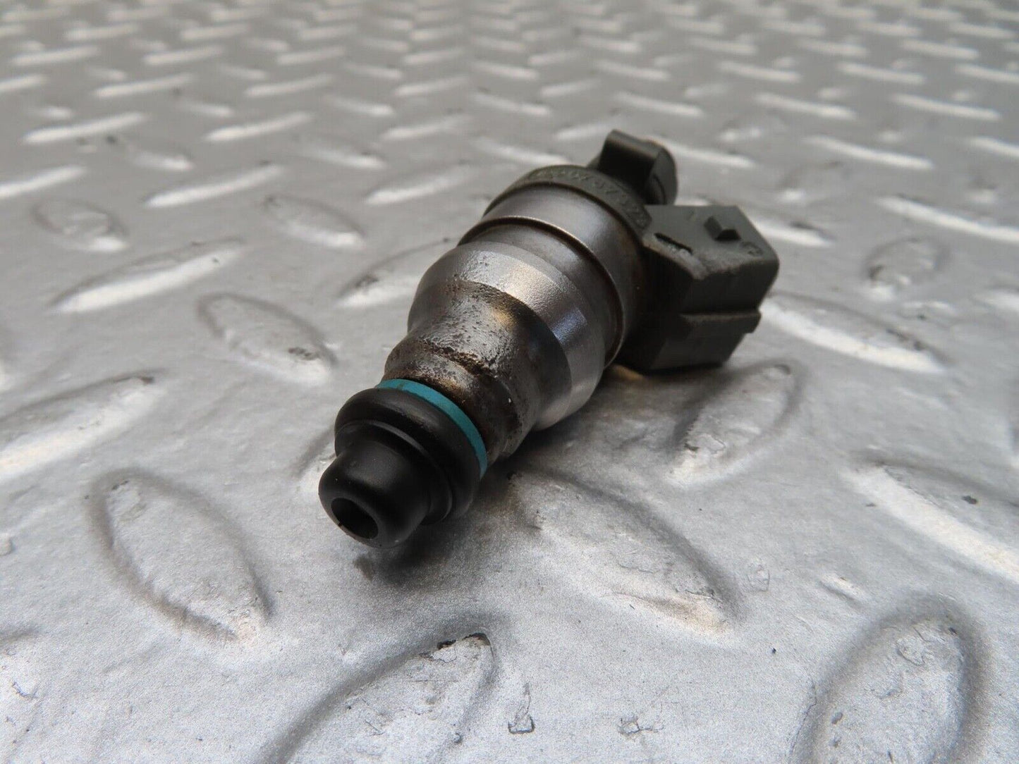 15068 Mercedes-Benz W140 S320 Fuel Injector Bosch 0280155209