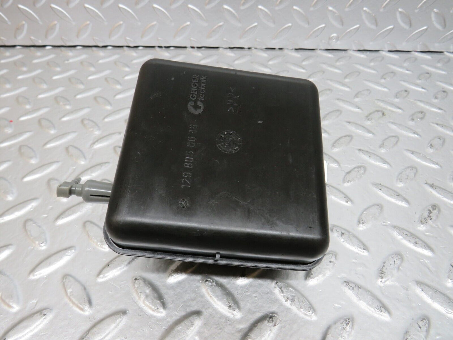 24814 Mercedes-Benz W140 S320 Air Vacuum Expansion Tank 1298050019