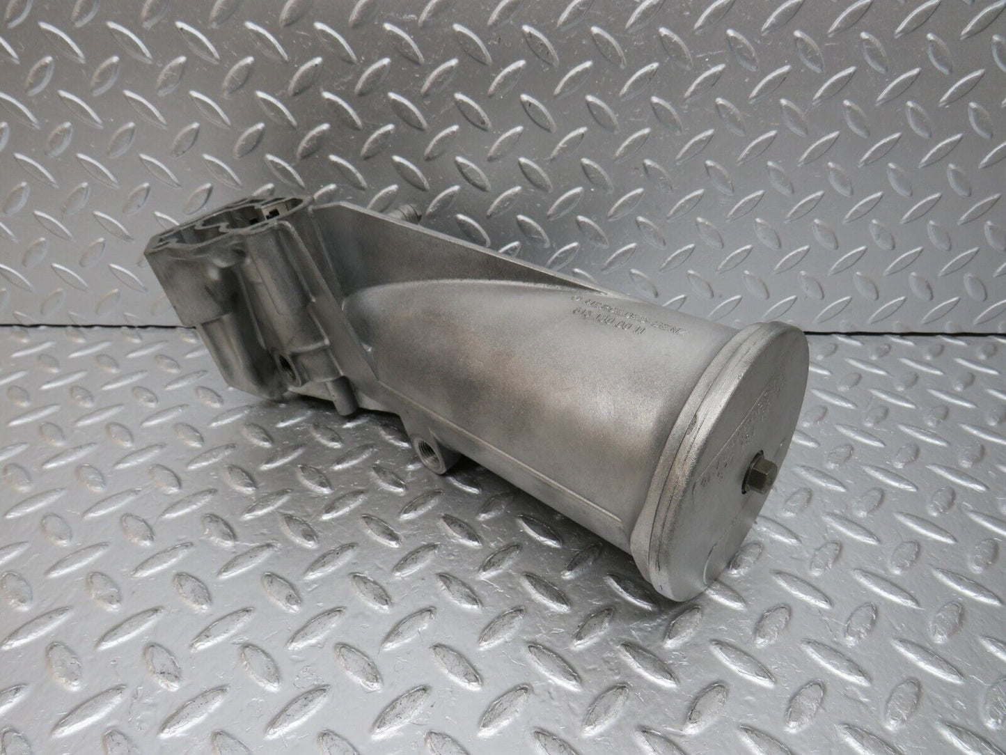 0874 Mercedes-Benz W123 240D Oil Filter Housing 6151800011