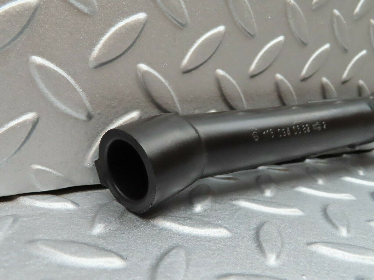 5047 Mercedes-Benz R107 350SL Air Intake Breather Hose 1160940682