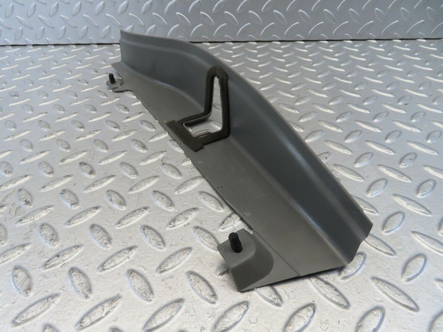 11233 Mercedes-Benz W221 S320 Front Right Door Lock Cover 2217280256