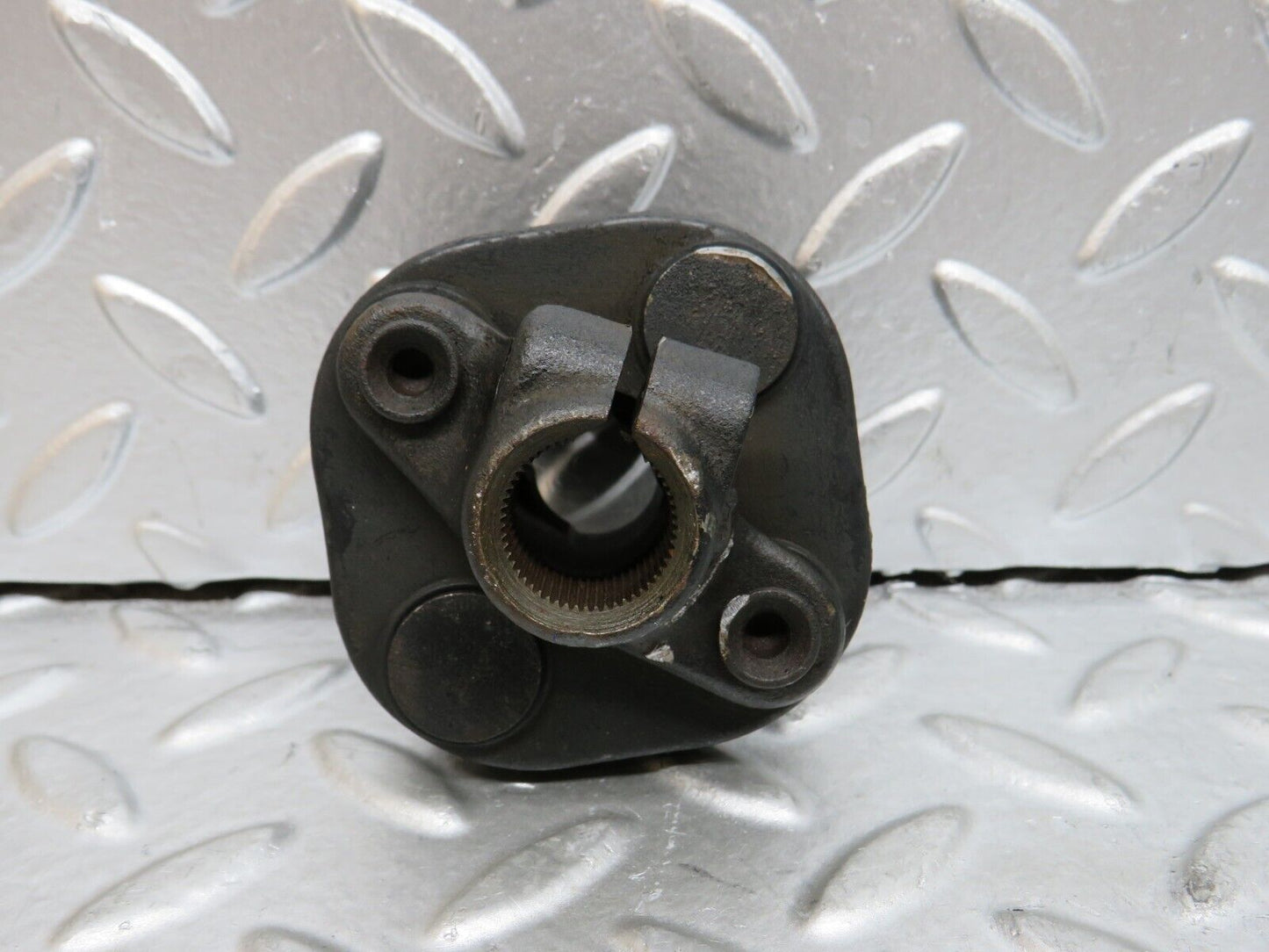 29118 Mercedes-Benz C124 320CE Steering Col. Lower Shaft Connector 1264620146