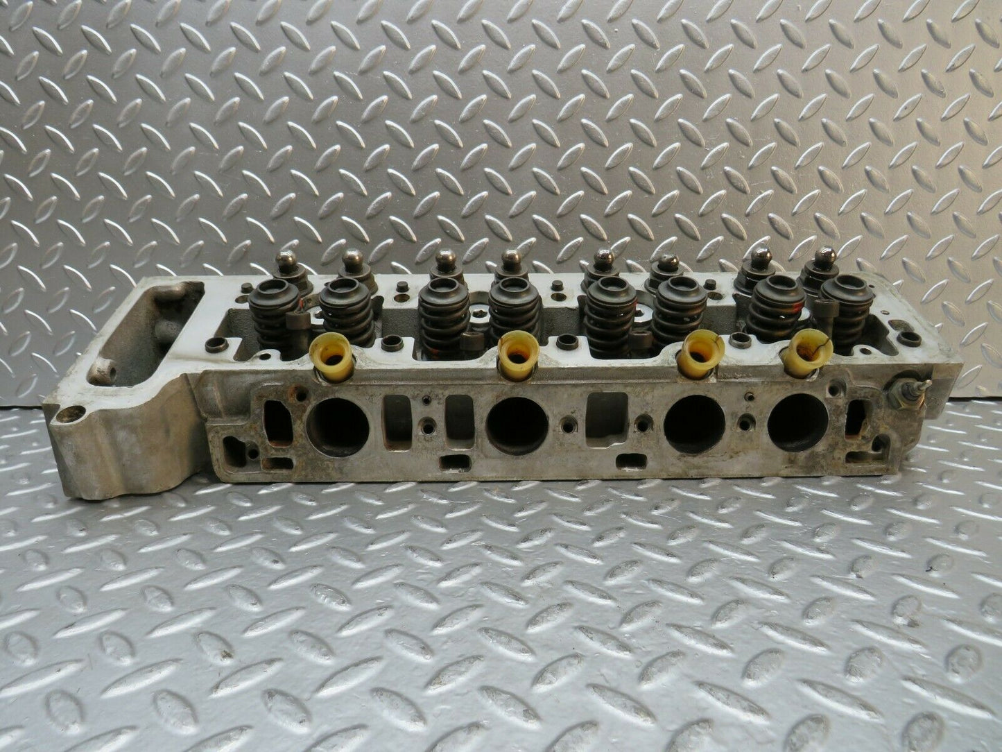 22819 Mercedes-Benz C107 450SLC Coupe Cylinder Head Right 1160162701