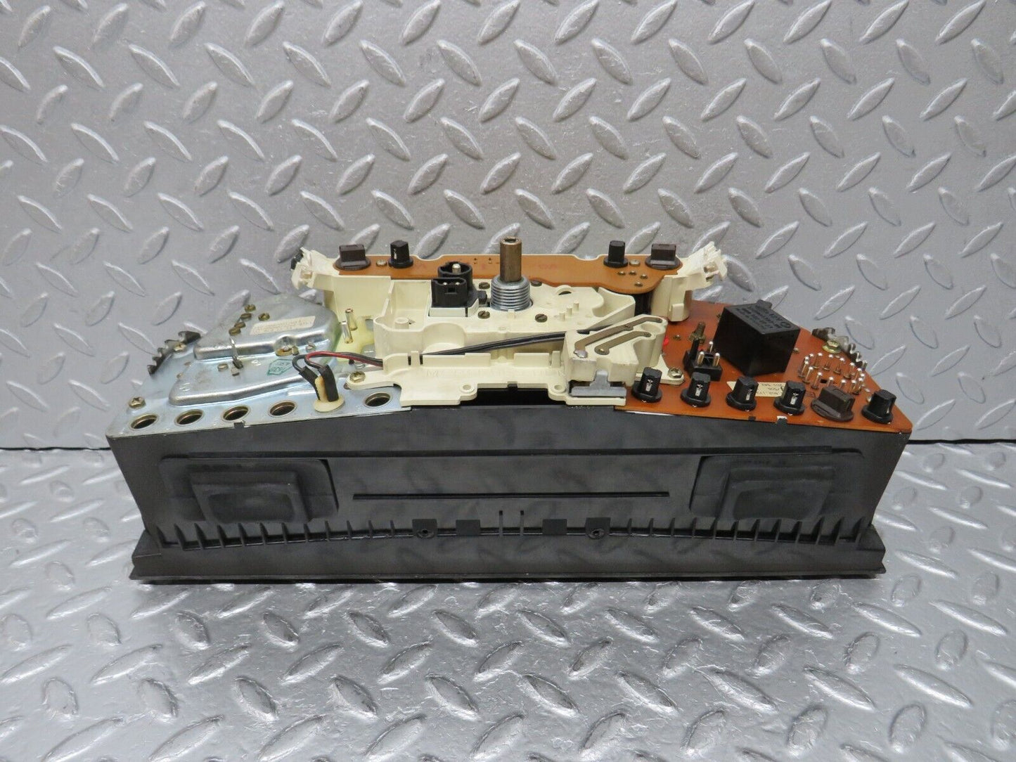 38805 Mercedes-Benz W201 190E Instrument Cluster VDO 2015430923 2015429806