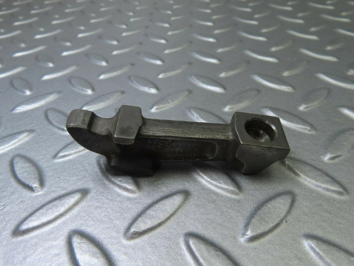 9140 Mercedes-Benz W108 Valve Rocker Arm With Retaining Spring