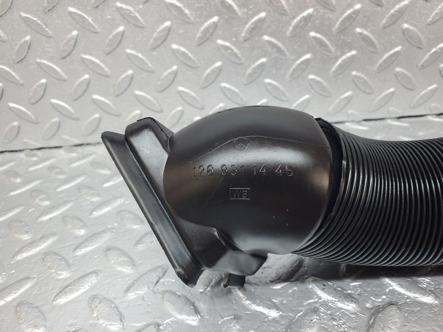 45773 Mercedes-Benz W126 420SE Air Duct Vent Right Side 1268311846 1268311446
