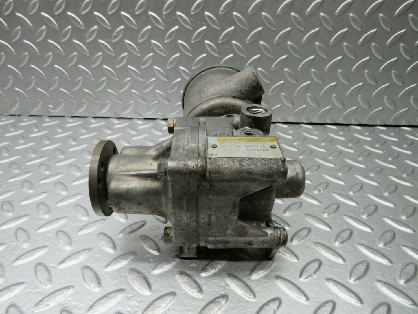 22434 Mercedes-Benz C124 E220 Coupe Power Steering Pump 2104662601 7681900503