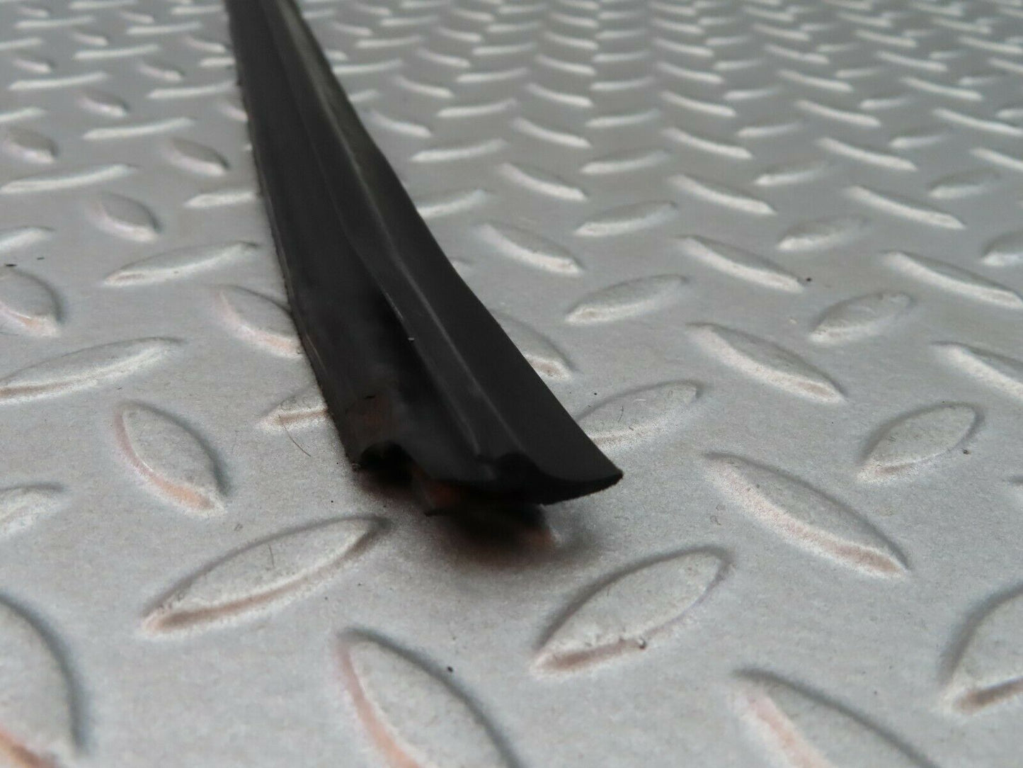 5988 Mercedes-Benz W123 200 Door Seal Rubber Trim Rear Right