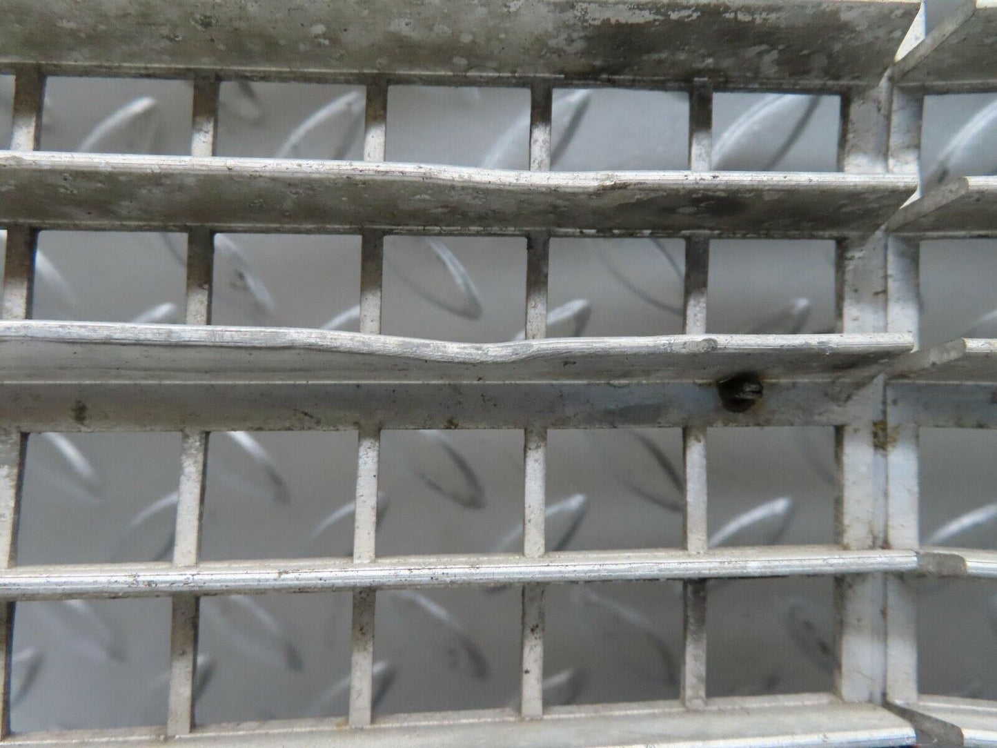 12616 Mercedes-Benz W108 280SE 3.5 Bonnet Grill