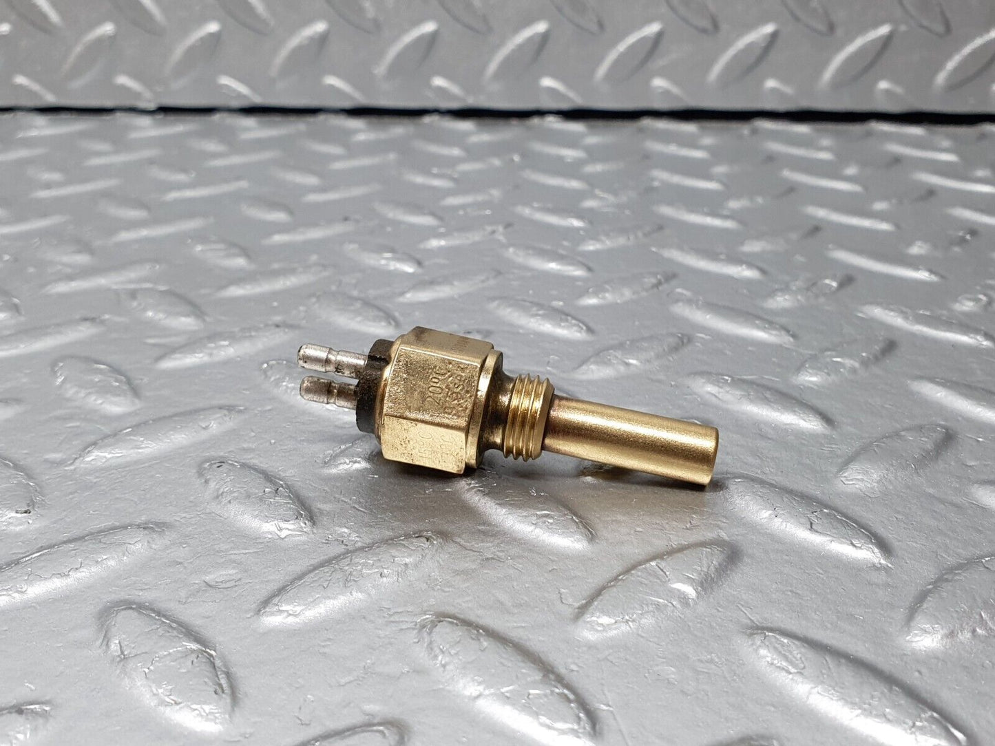 41351 Mercedes-Benz W116 350SE Coolant Temperature Sensor Vdo