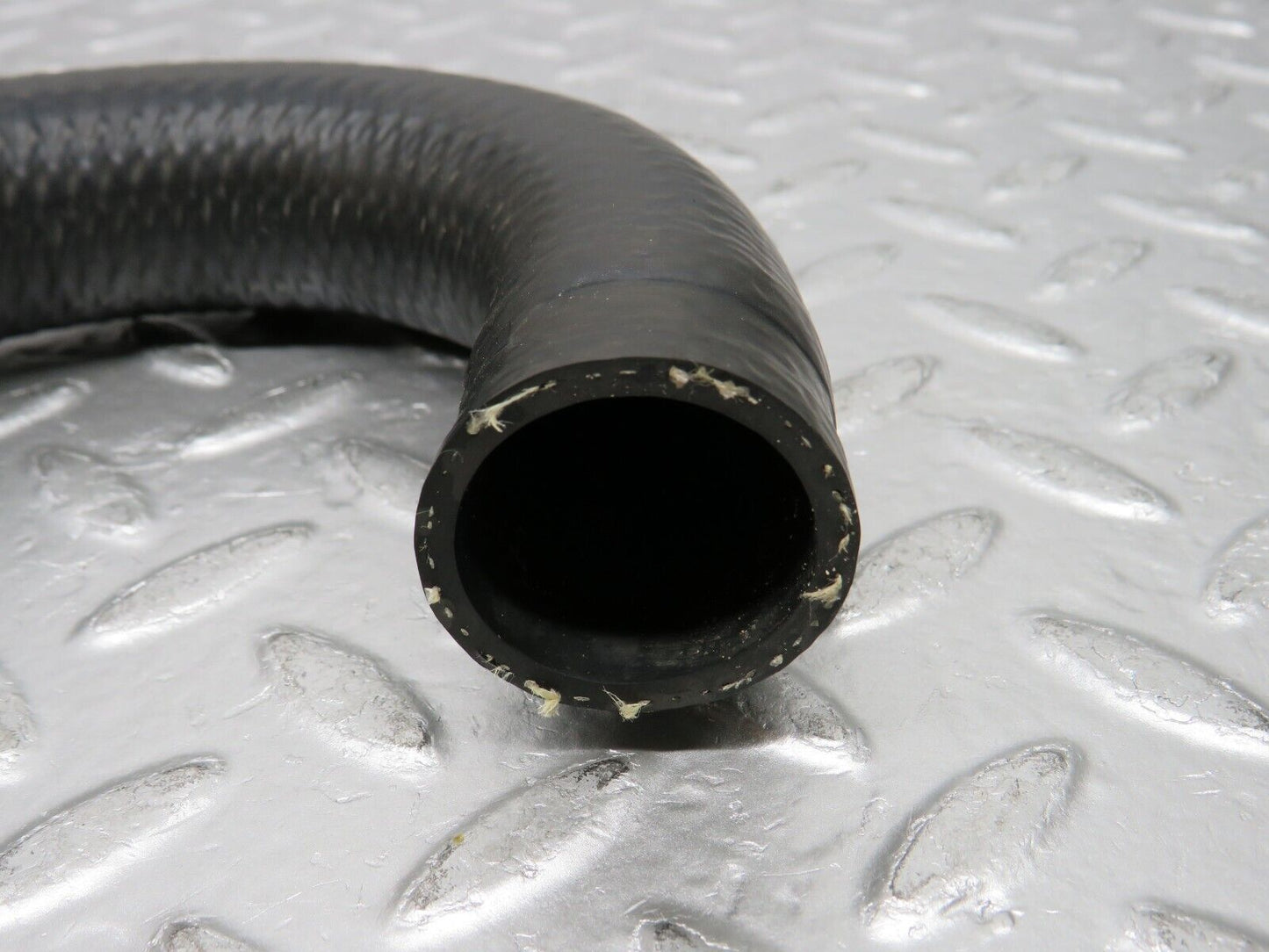 30722 Mercedes-Benz W201 190E 2.0L Water Hose Pipe