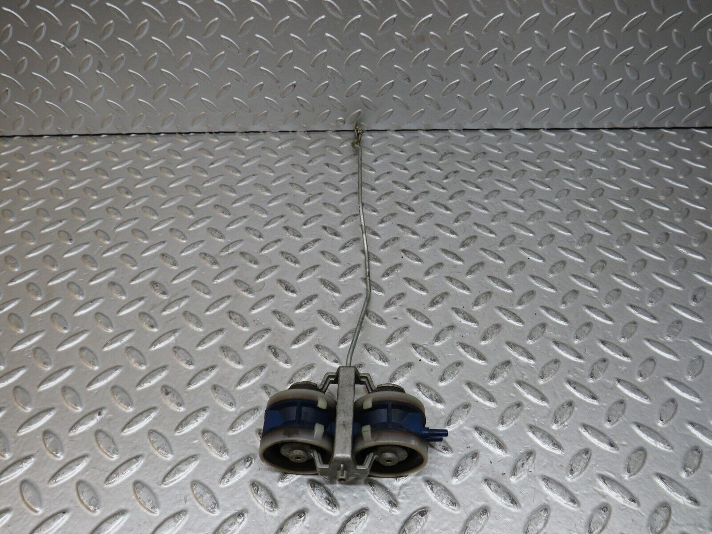 28174 Mercedes-Benz W123 280E Rear Left Door Lock Vacuum Actuator