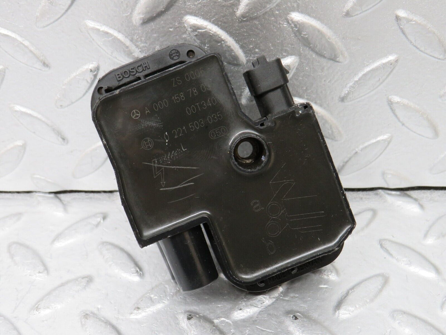 34920 Mercedes-Benz W210 320E Ignition Coil Bosch 0001587803 0221503035