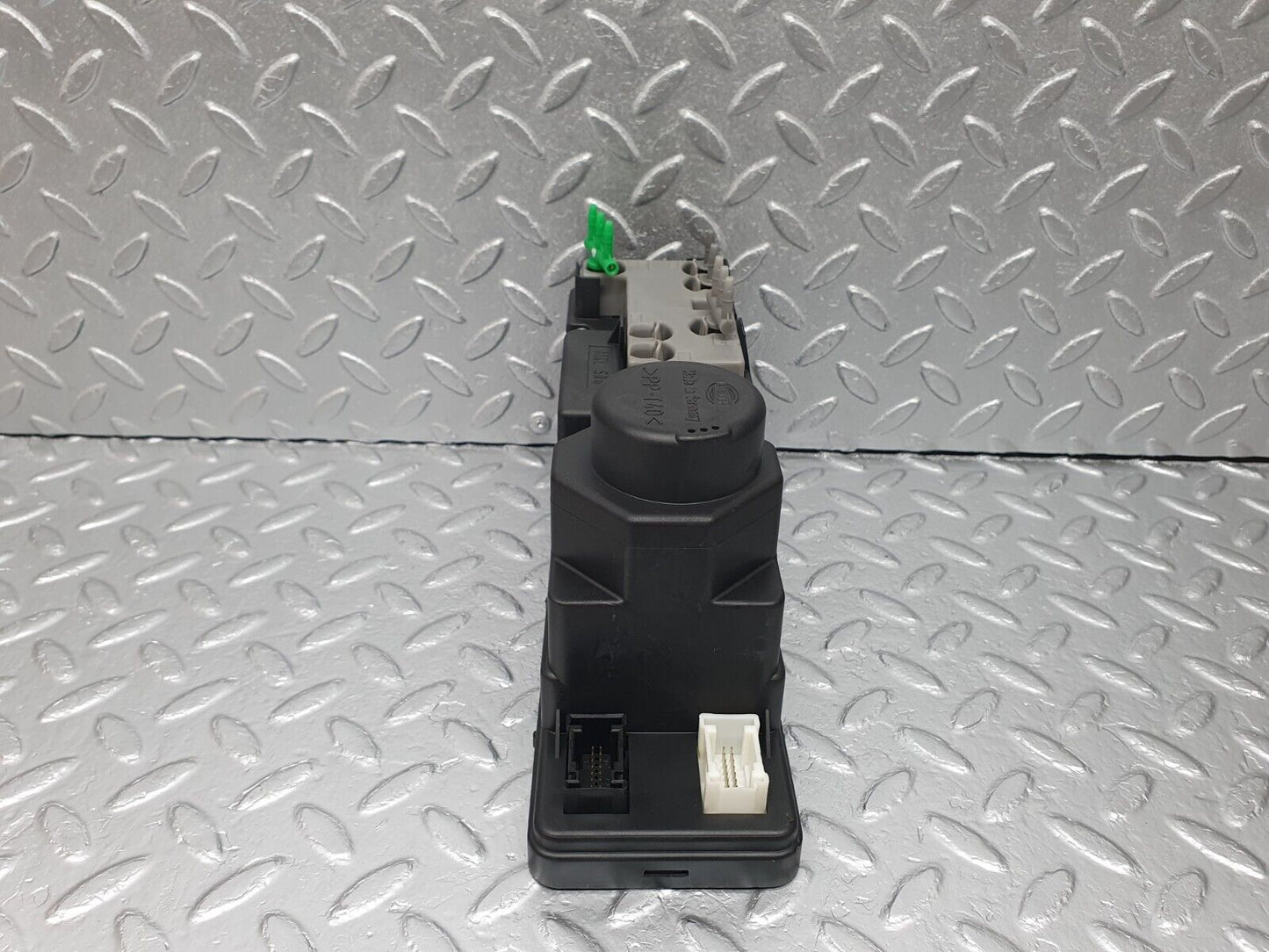 41959 Mercedes-Benz W202 C200 Central Locking Vacuum Pump Hella 2108001048