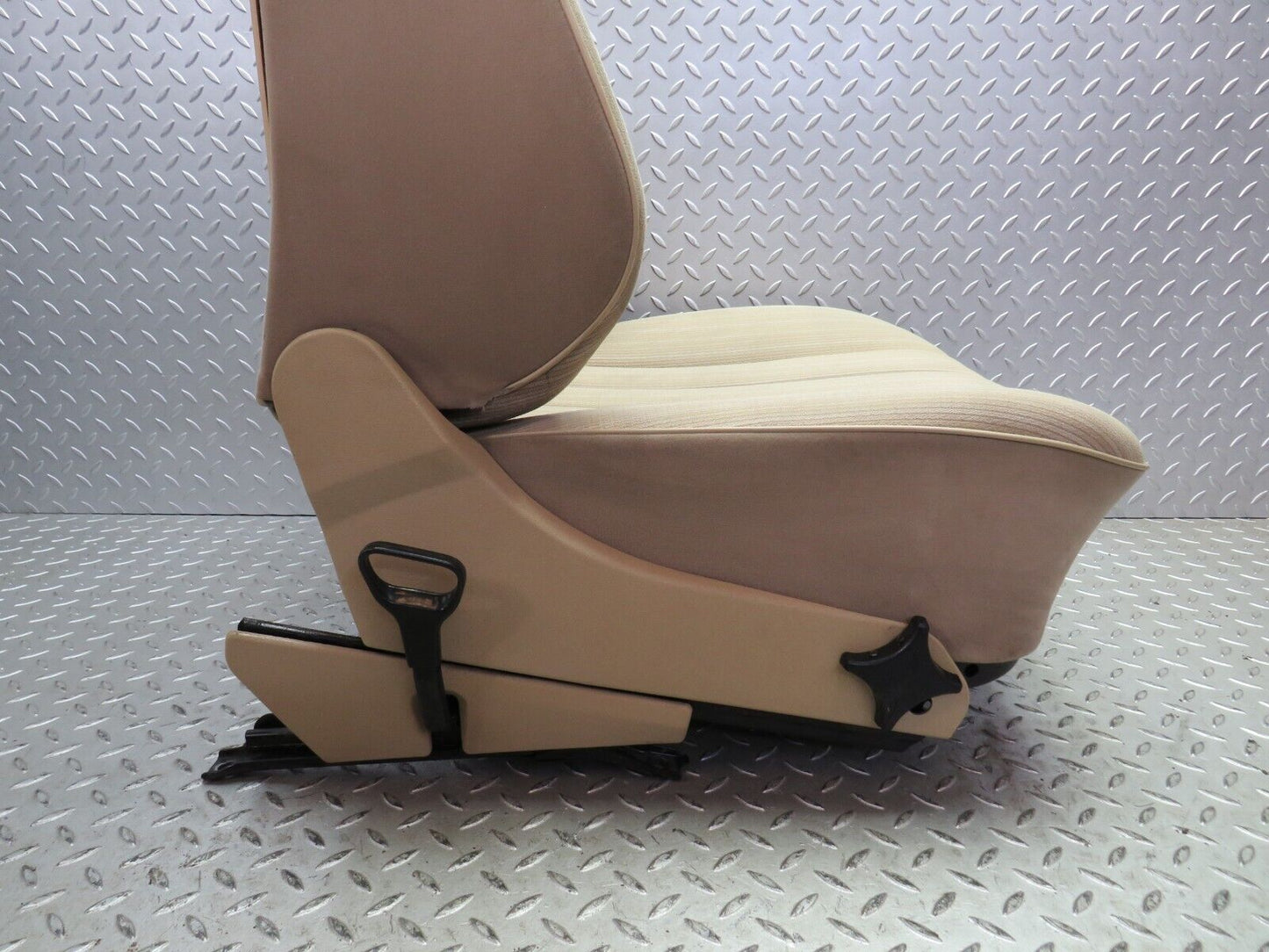 34232 Mercedes-Benz W124 260E Front Right Driver Seat Beige 1249101050