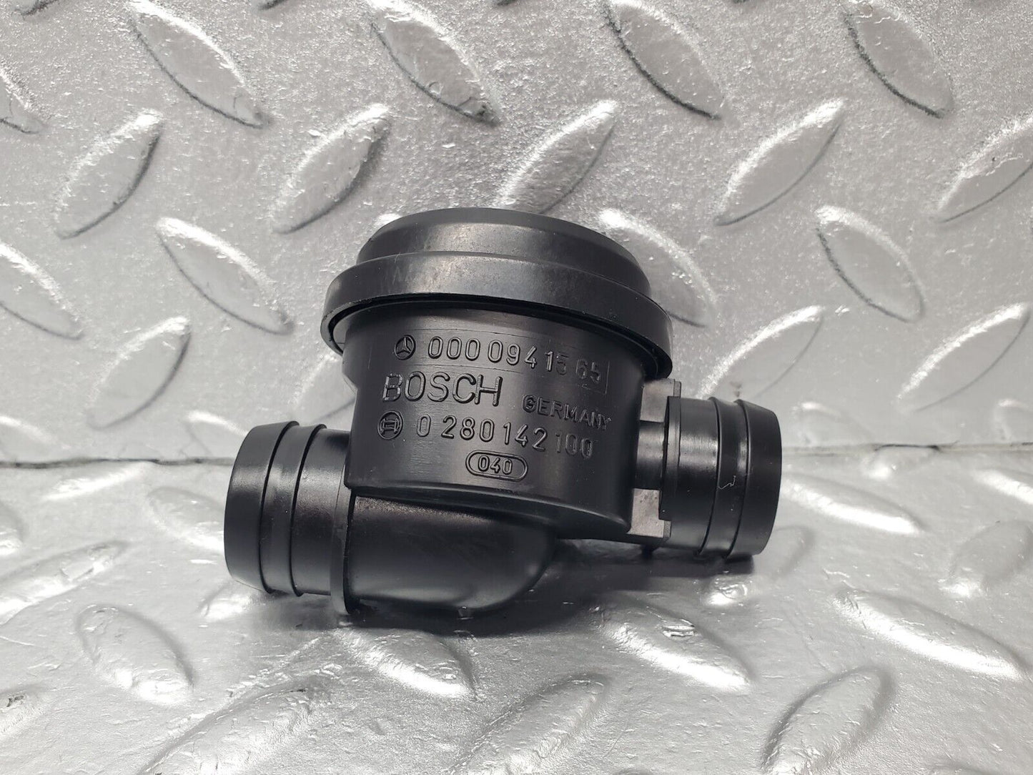 46578 Mercedes-Benz C123 280CE Coupe Fuel Cut Off Valve 0000941565 0280142100