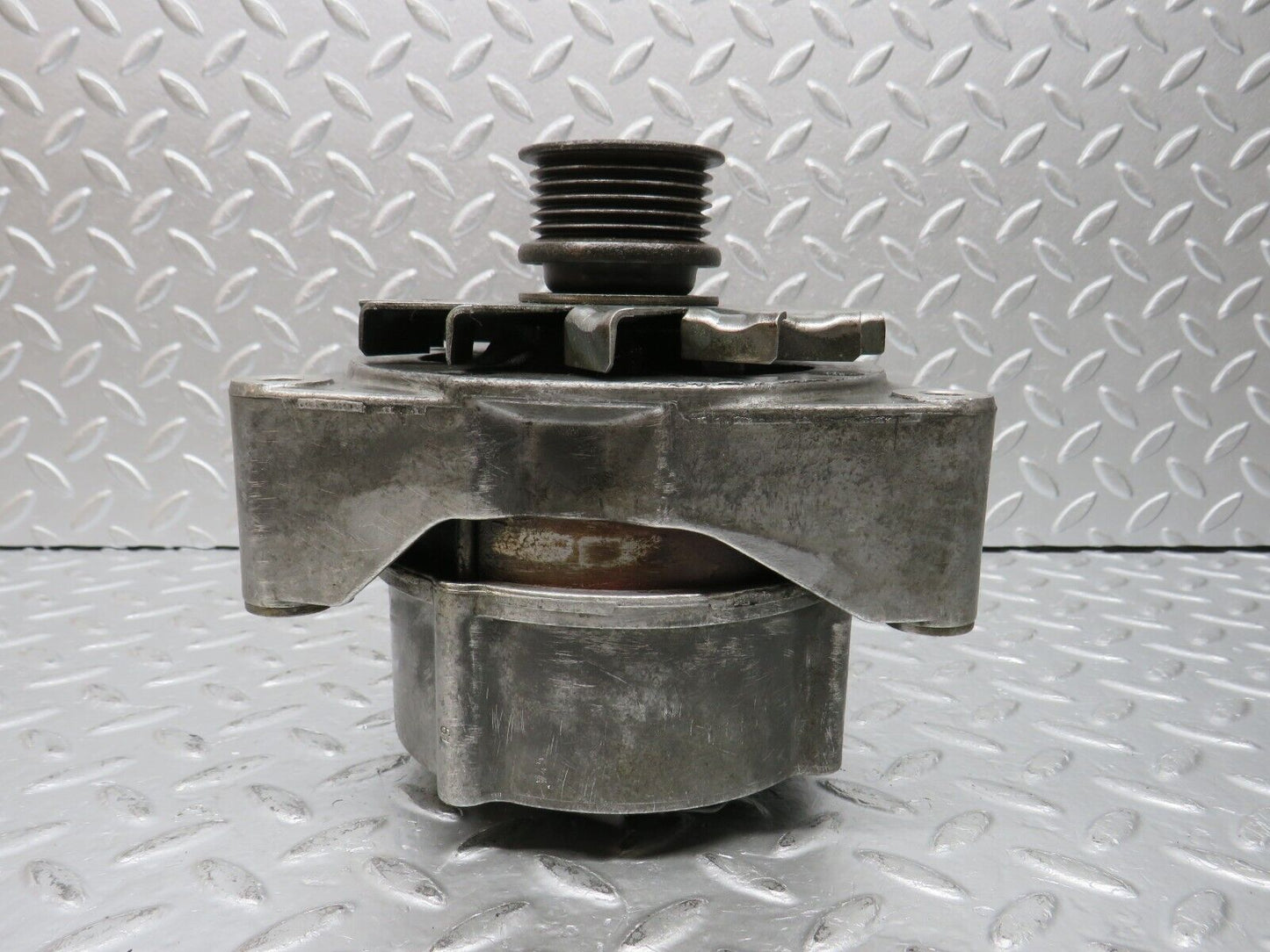 32673 Mercedes-Benz S124 300TE Wagon Generator Alternator Bosch 0120489328