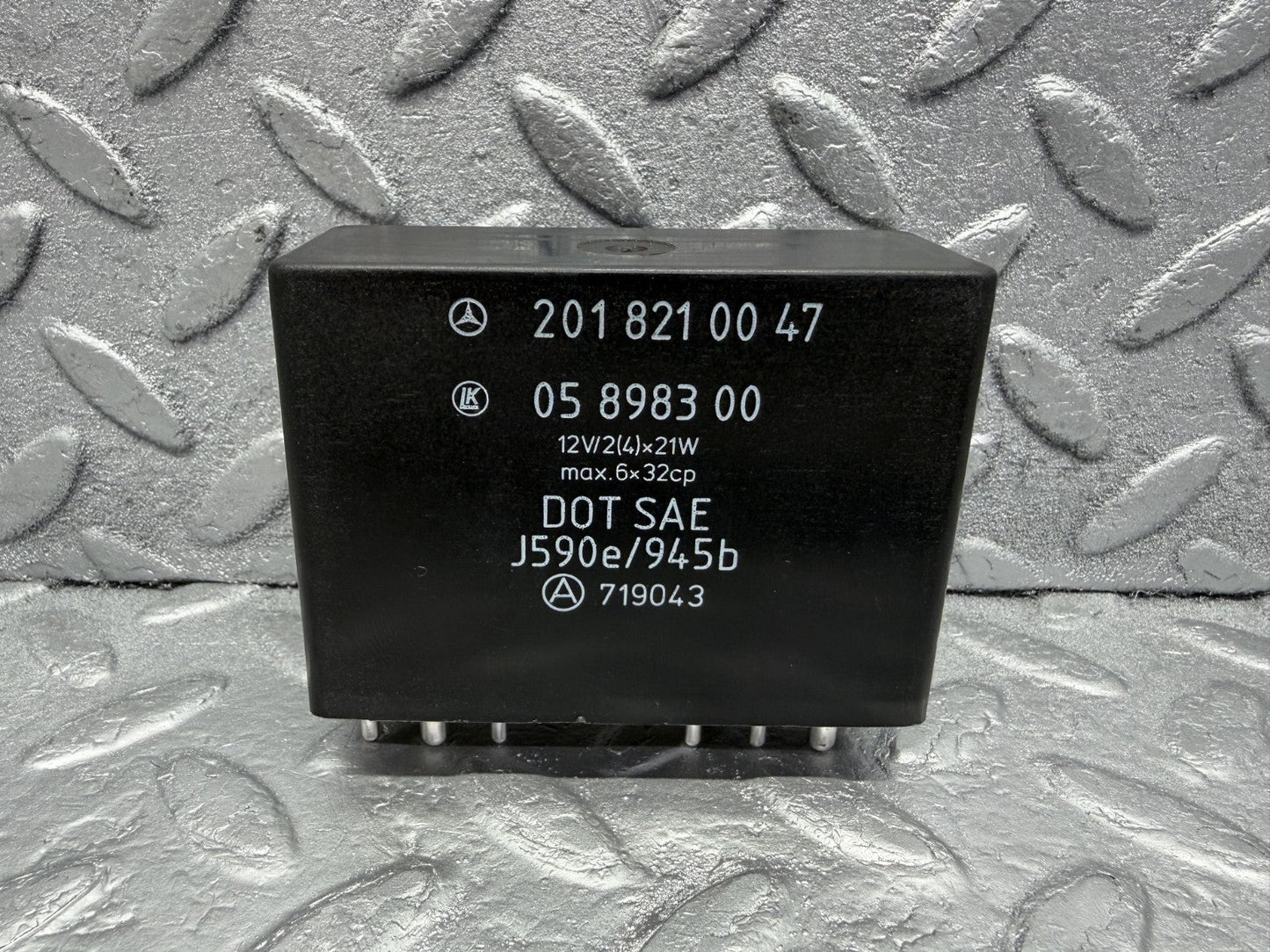 W201 Baby Benz hazard warning light relay used OEM