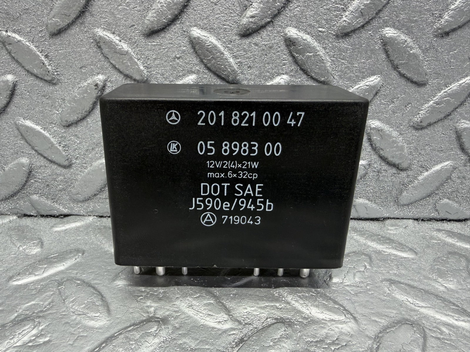 W201 Baby Benz hazard warning light relay used OEM
