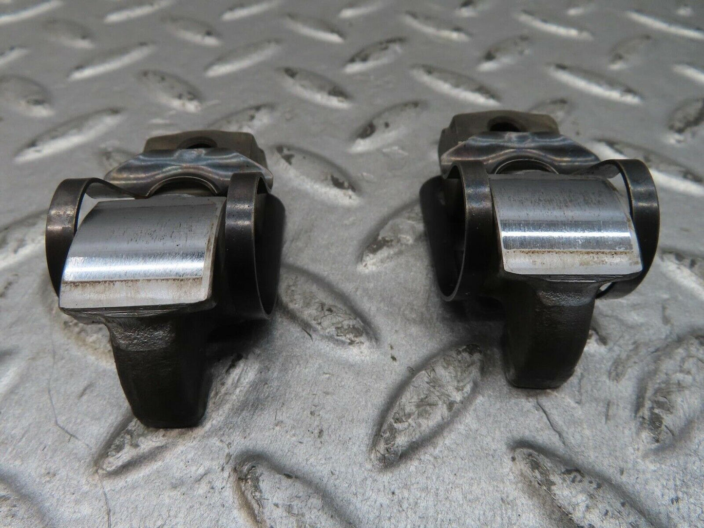 13792 Mercedes-Benz R107 450SL Valve Rocker Arm Set With Retaining Spring