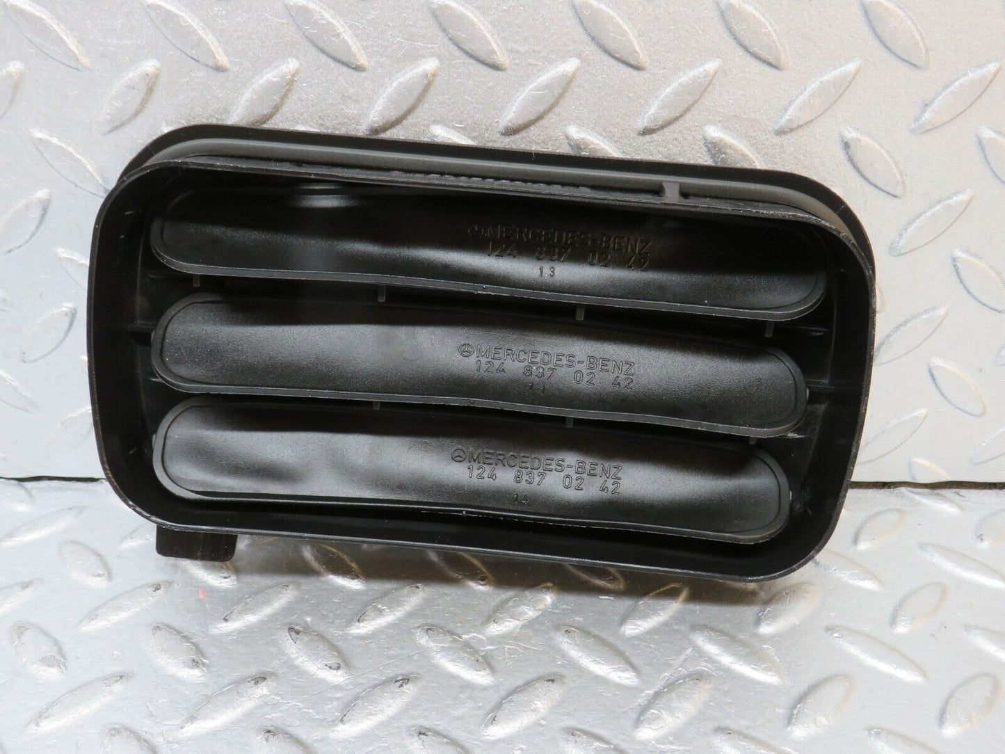 39682 Mercedes-Benz R129 320SL Coupe Air Intake Vent 1248370230 1248370242