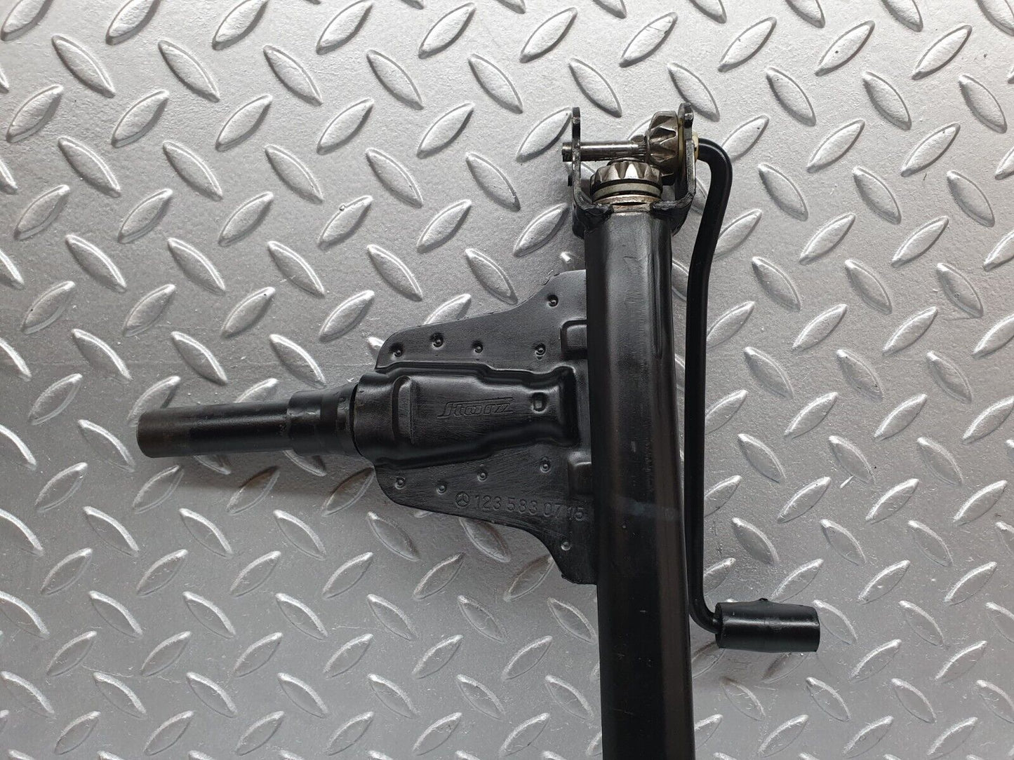 41015 Mercedes-Benz W126 300SE Car Jack 1235830715