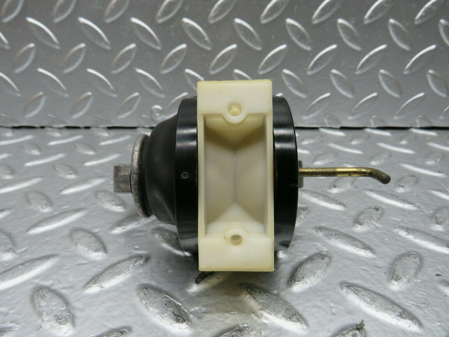 22720 Mercedes-Benz C107 450SLC Coupe Heater Box Vacuum Actuator